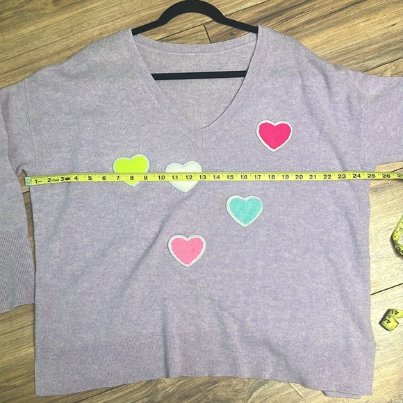 Purple Heart-Embellished Women's 100% cashmere oversized Sweater. - Picture 7 of 7